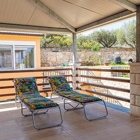 Silent Olive Garden * ヴェラ・ルカ