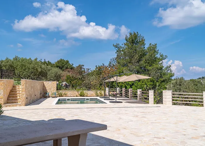 Silent Olive Garden 公寓 尼亚卢卡